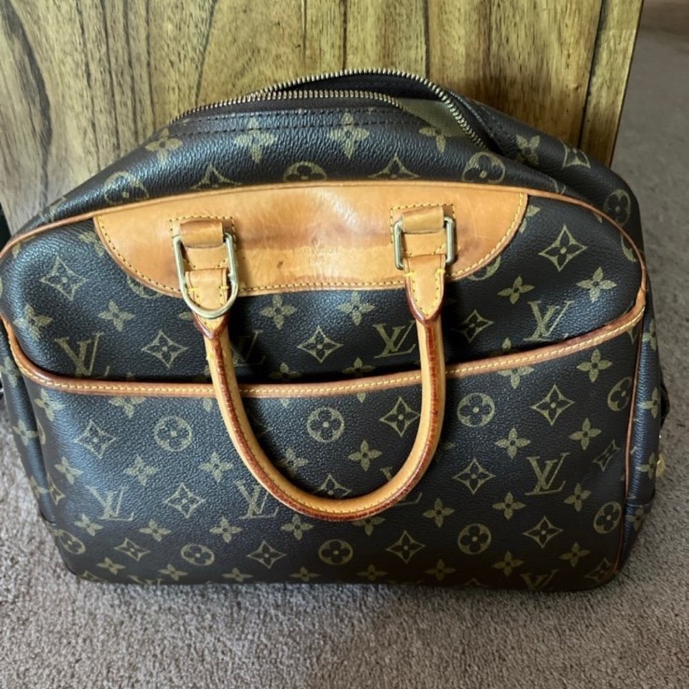 Louis Vuitton Deauville bag